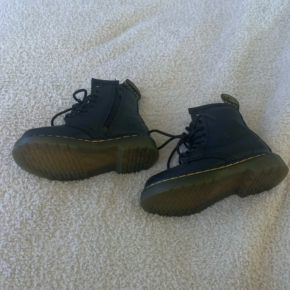 Size 7 Toddler. Doc Martens. - Picture 5 of 9